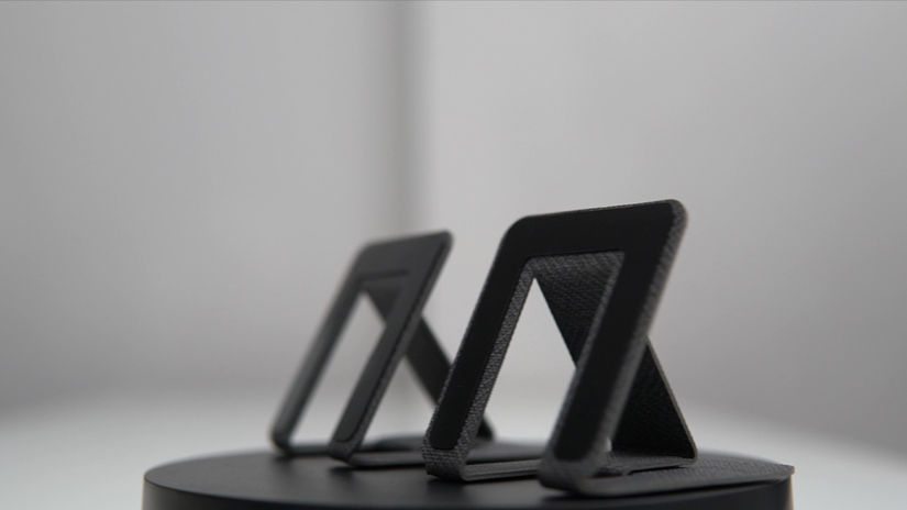 Pc stand + text